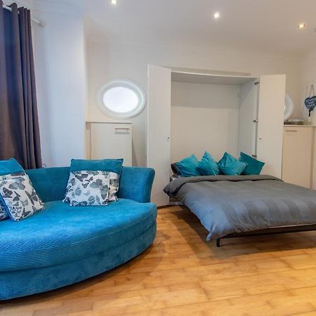 Spacious And Light Flat In Clapham Лондон Экстерьер фото