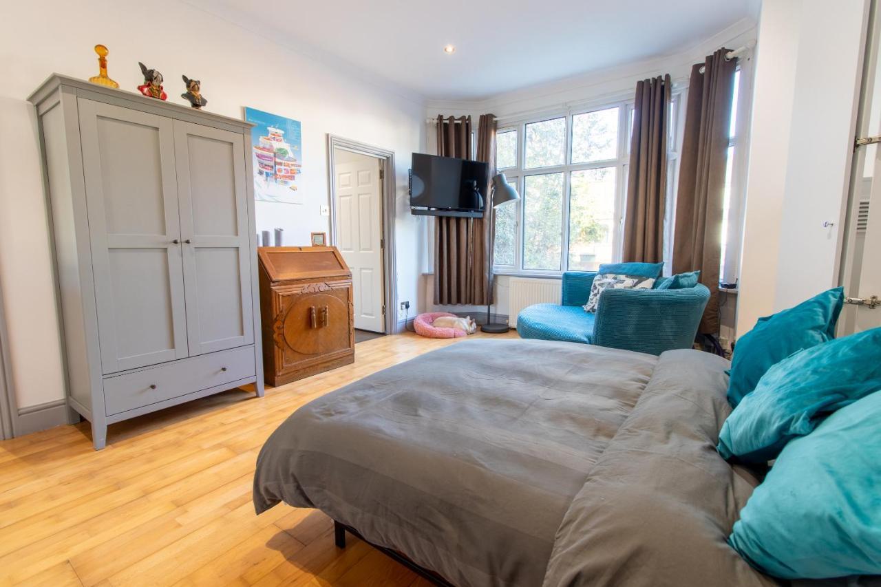 Spacious And Light Flat In Clapham Лондон Экстерьер фото